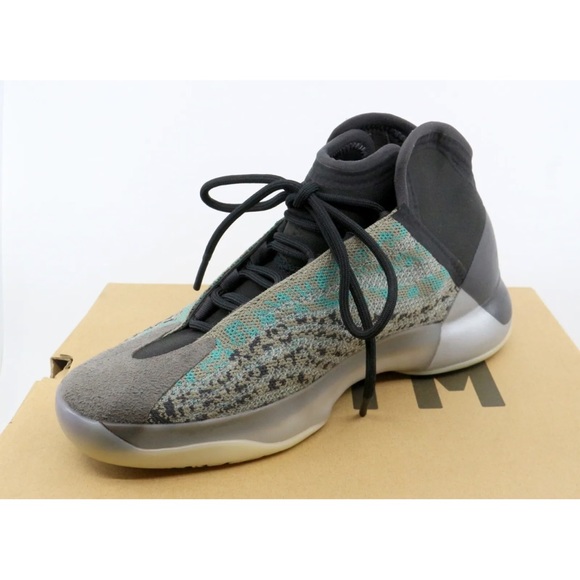 Yeezy QNTM us men size 9. 100 percent authentic NWT - Picture 3 of 6